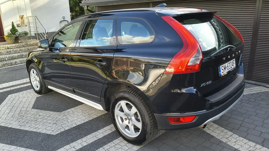 VOLVO XC60 -