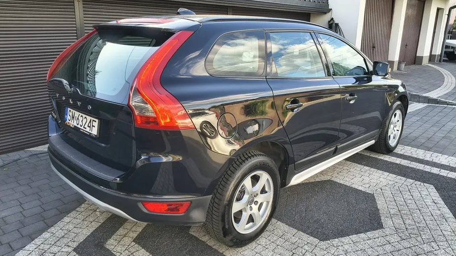 VOLVO XC60 -