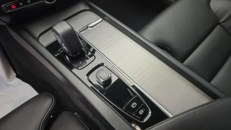 VOLVO V60 -