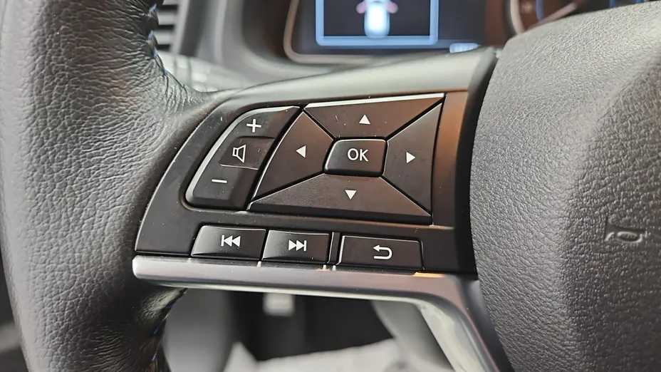 NISSAN Leaf -