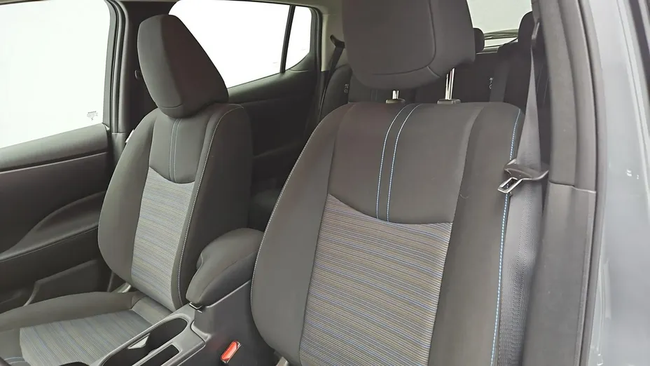 NISSAN Leaf -