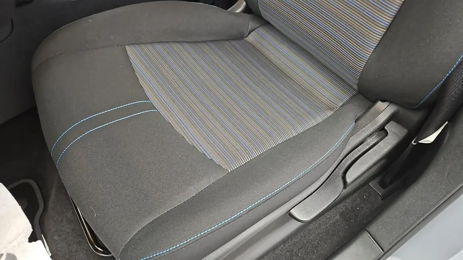 NISSAN Leaf -