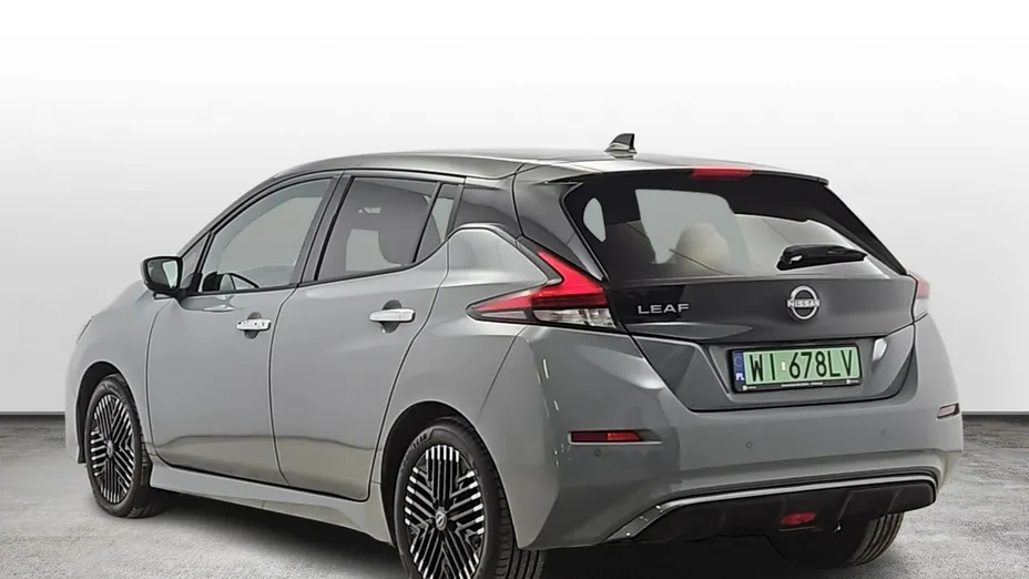 NISSAN Leaf -