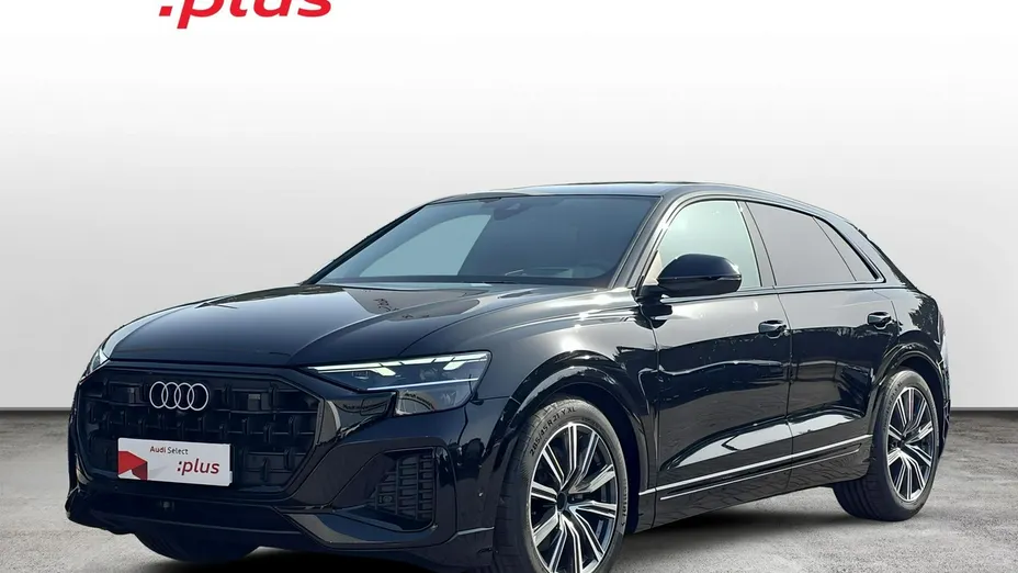 AUDI Q8 -