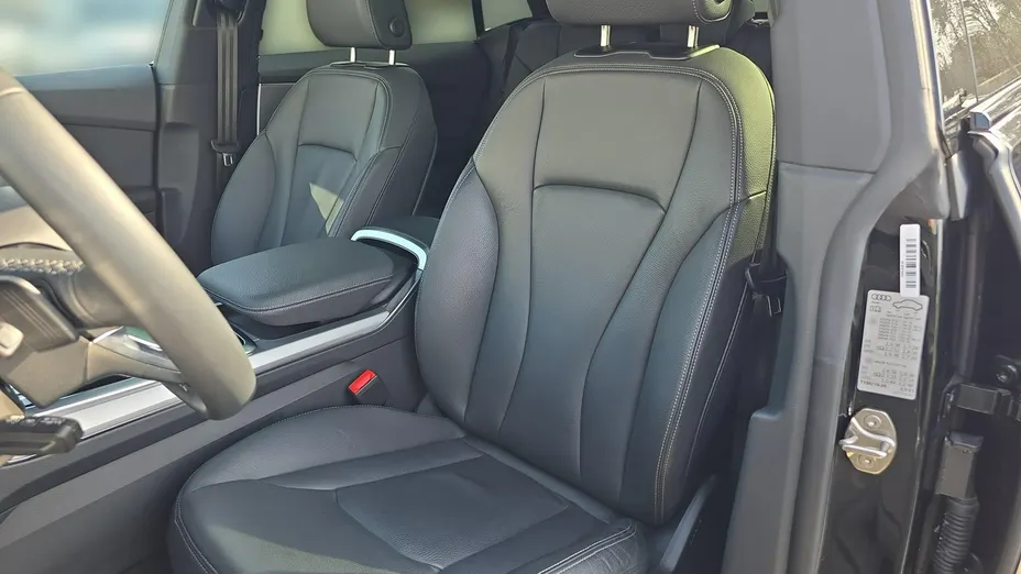 AUDI Q8 -