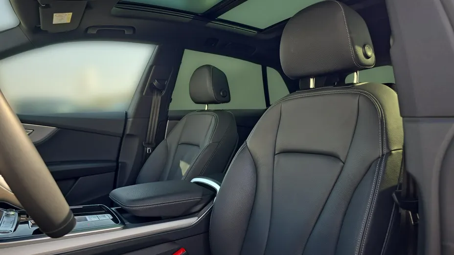 AUDI Q8 -