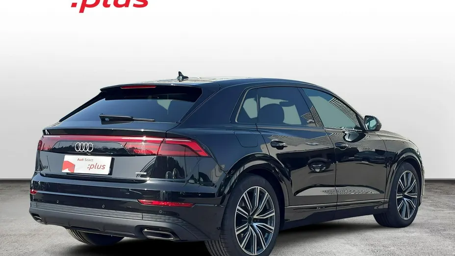 AUDI Q8 -