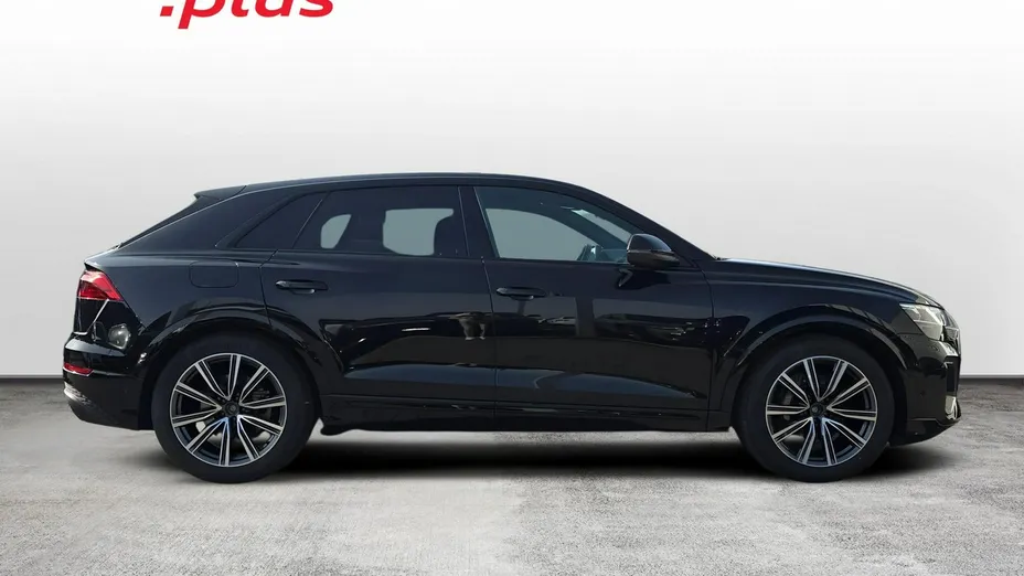 AUDI Q8 -