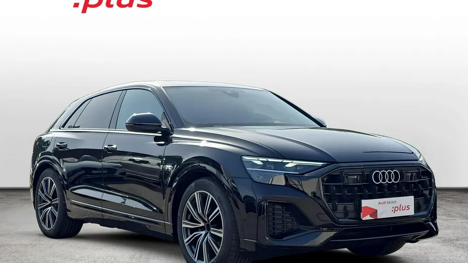 AUDI Q8 -