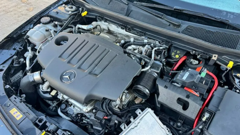 MERCEDES-BENZ CLA -
