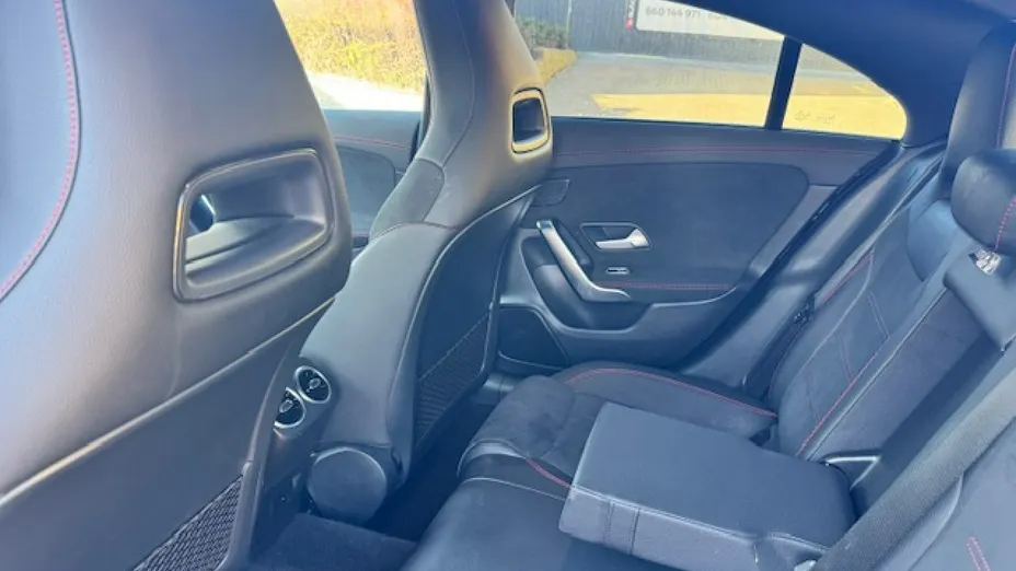 MERCEDES-BENZ CLA -