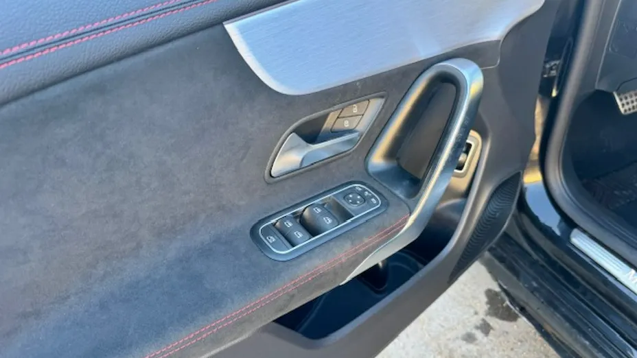 MERCEDES-BENZ CLA -