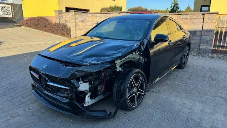 MERCEDES-BENZ CLA -