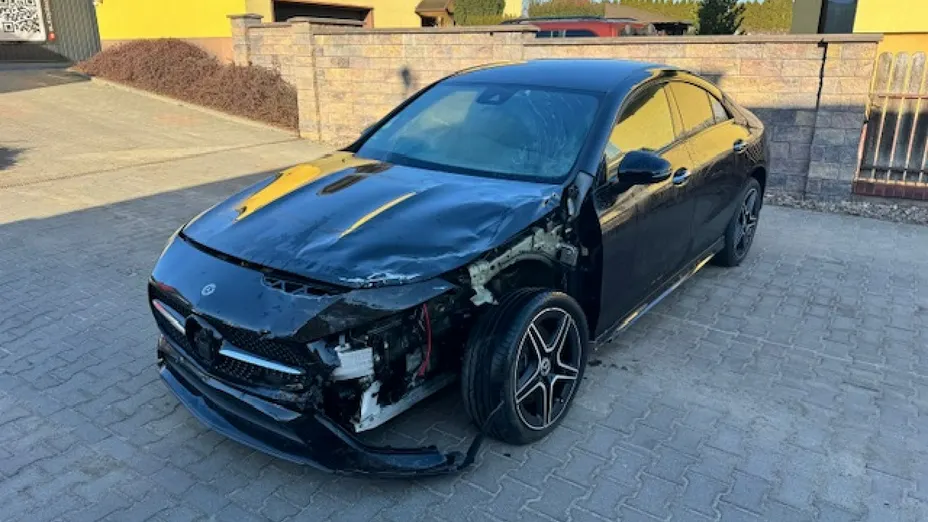 MERCEDES-BENZ CLA -