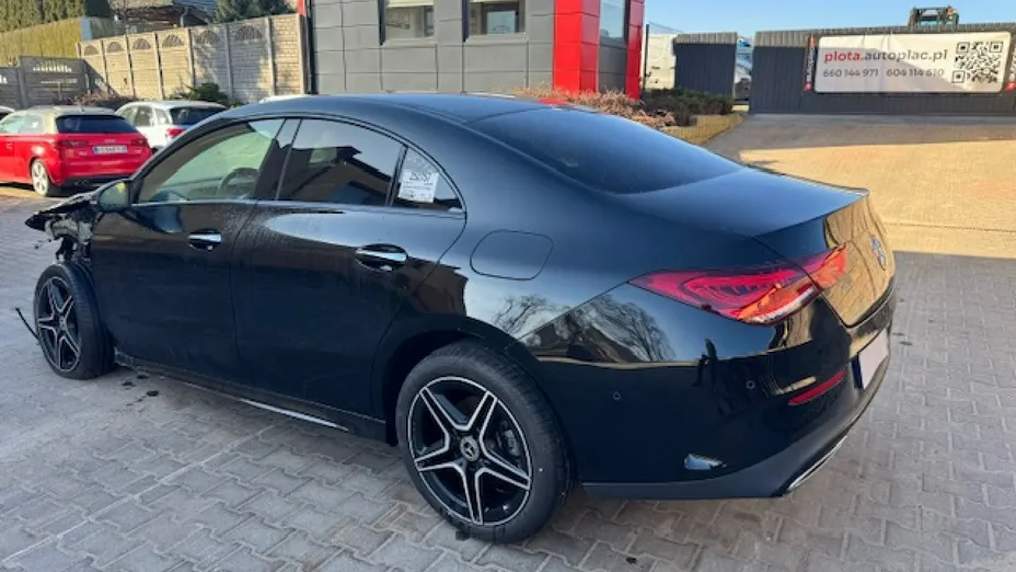 MERCEDES-BENZ CLA -