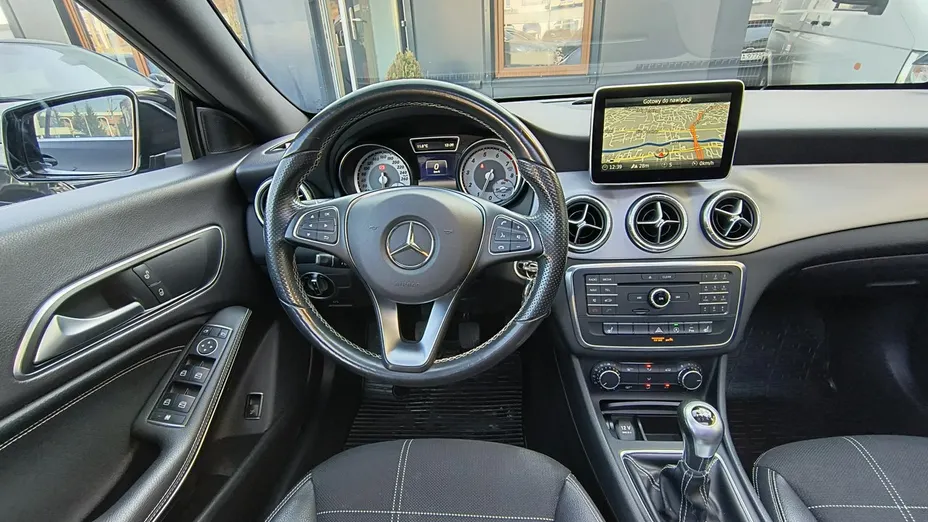 MERCEDES-BENZ CLA -