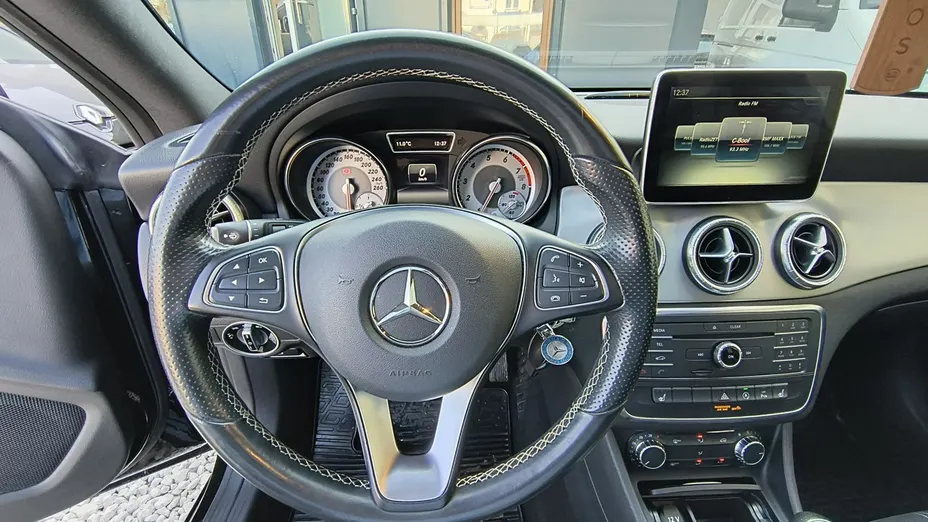 MERCEDES-BENZ CLA -