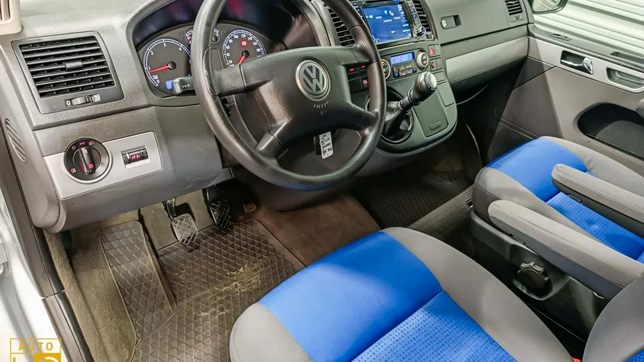 VOLKSWAGEN Multivan -