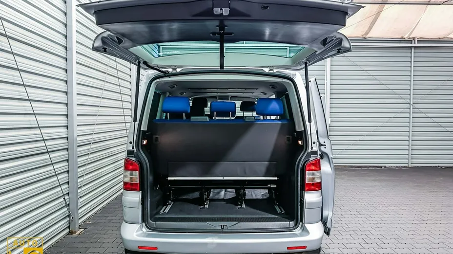 VOLKSWAGEN Multivan -