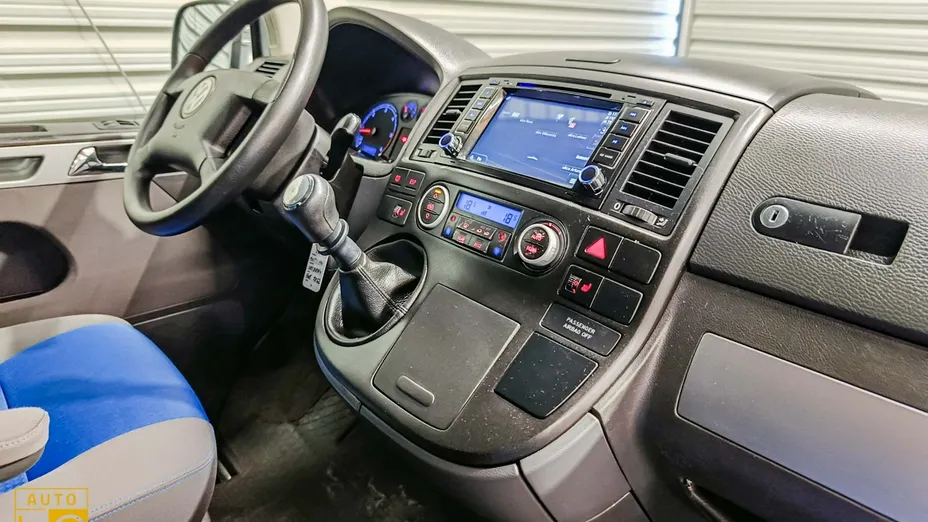 VOLKSWAGEN Multivan -
