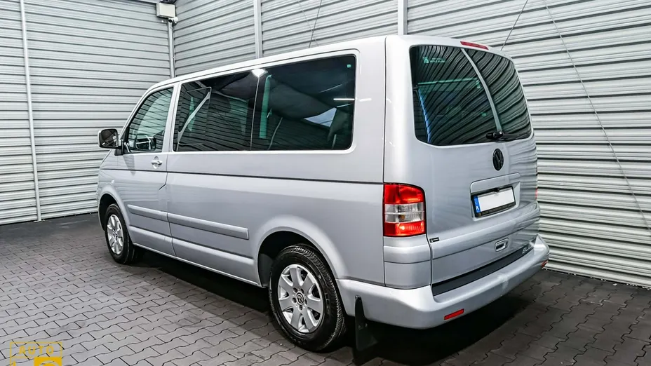 VOLKSWAGEN Multivan -