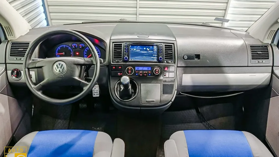 VOLKSWAGEN Multivan -