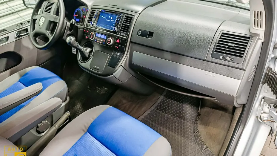 VOLKSWAGEN Multivan -
