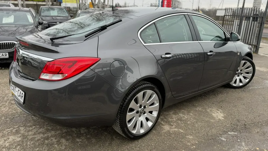 OPEL Insignia -