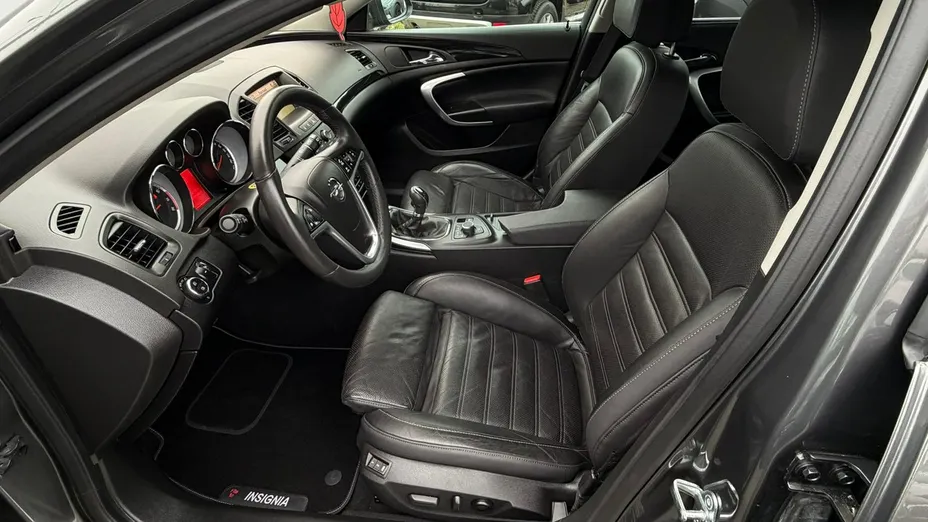 OPEL Insignia -