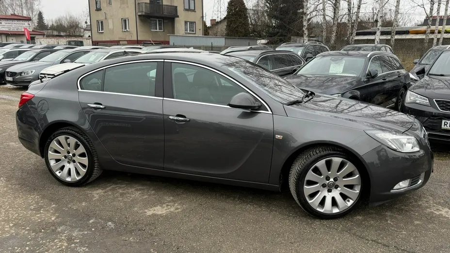 OPEL Insignia -