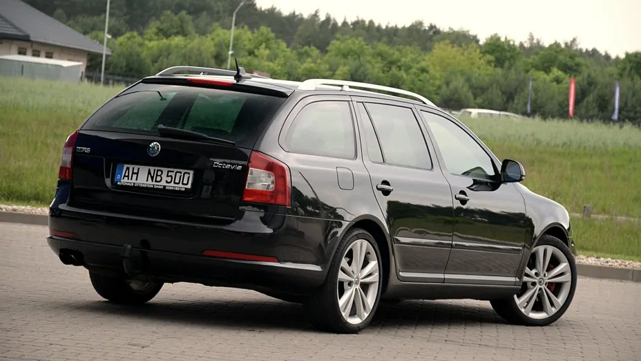 SKODA Octavia -
