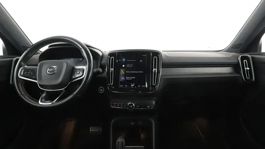 VOLVO XC40 -