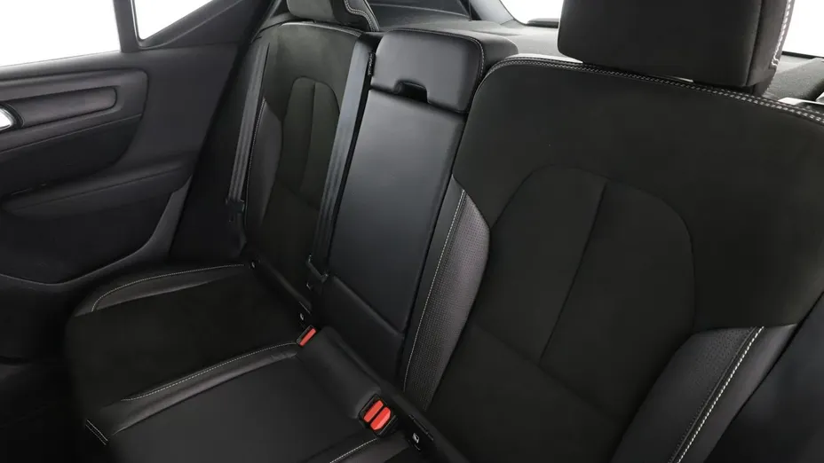 VOLVO XC40 -