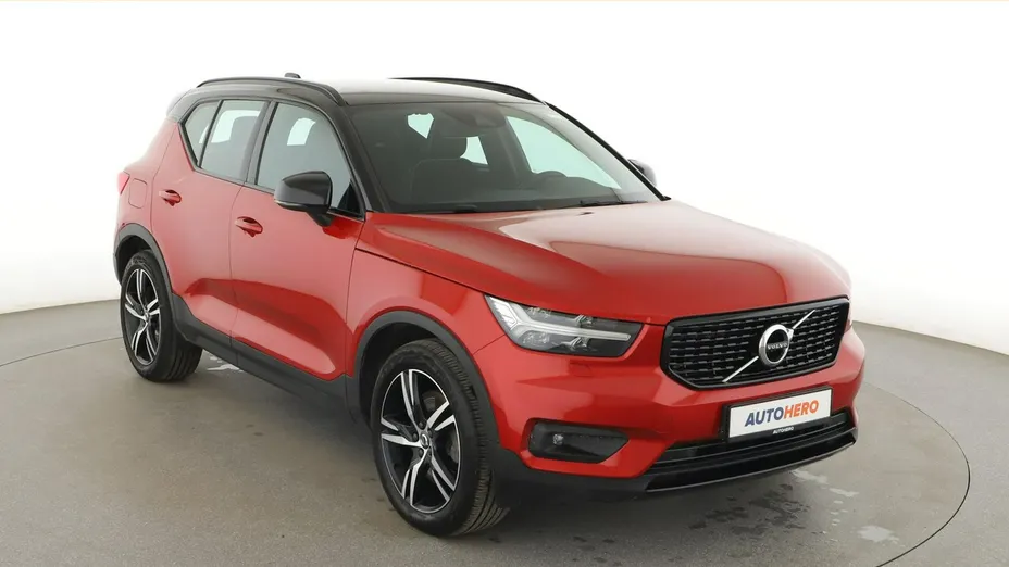 VOLVO XC40 -