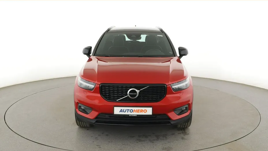 VOLVO XC40 -