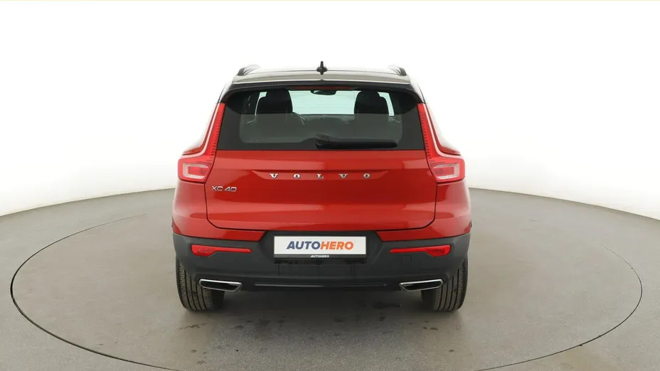 VOLVO XC40 -