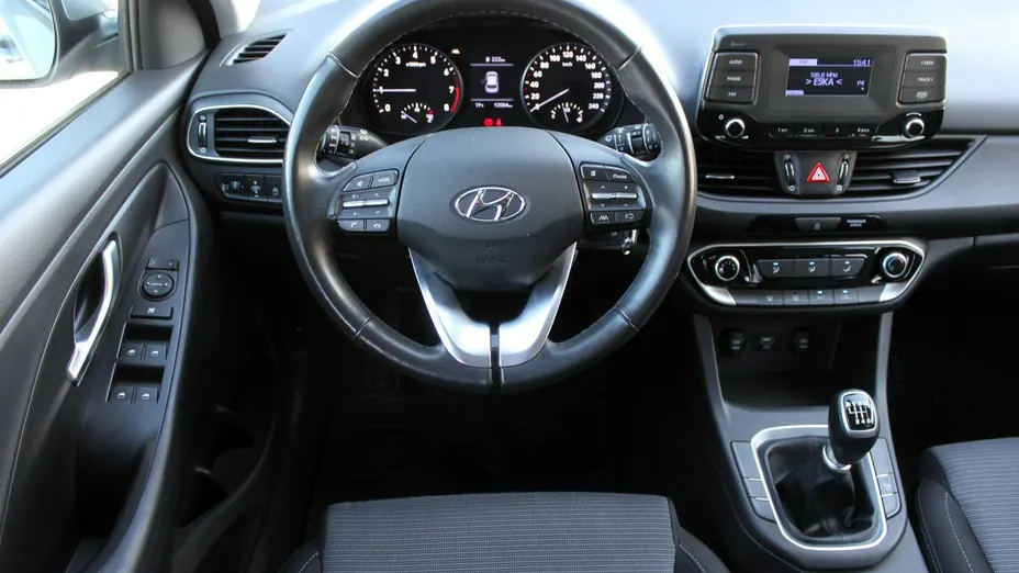 HYUNDAI i30 -