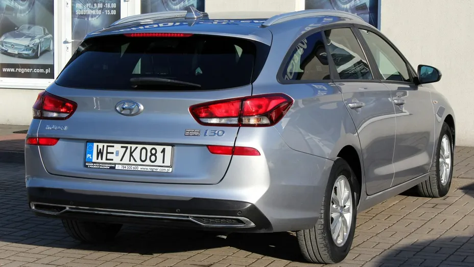 HYUNDAI i30 -