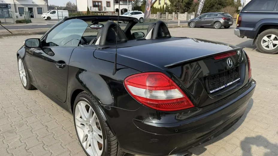 MERCEDES-BENZ SLK -
