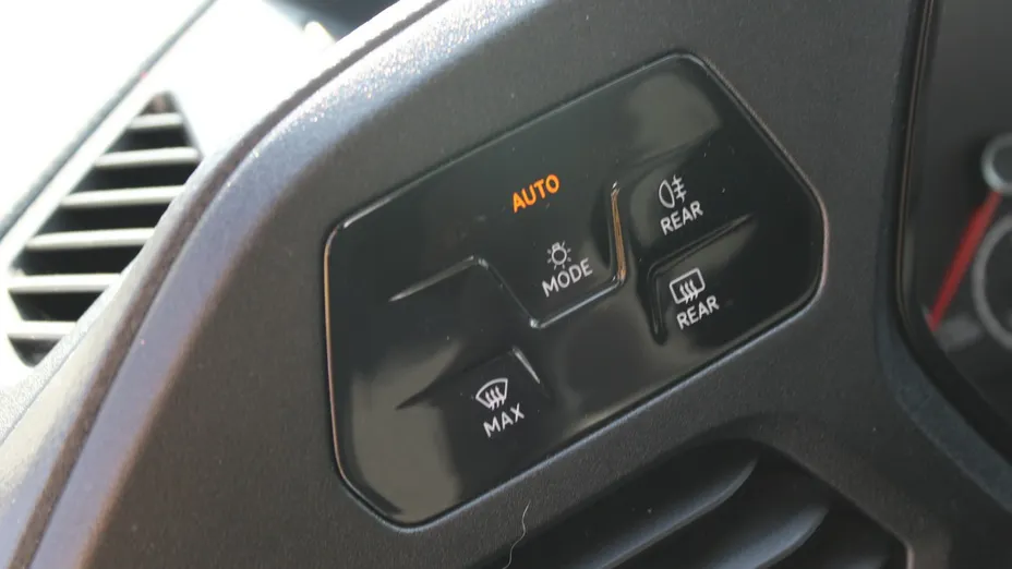 VOLKSWAGEN Caddy -