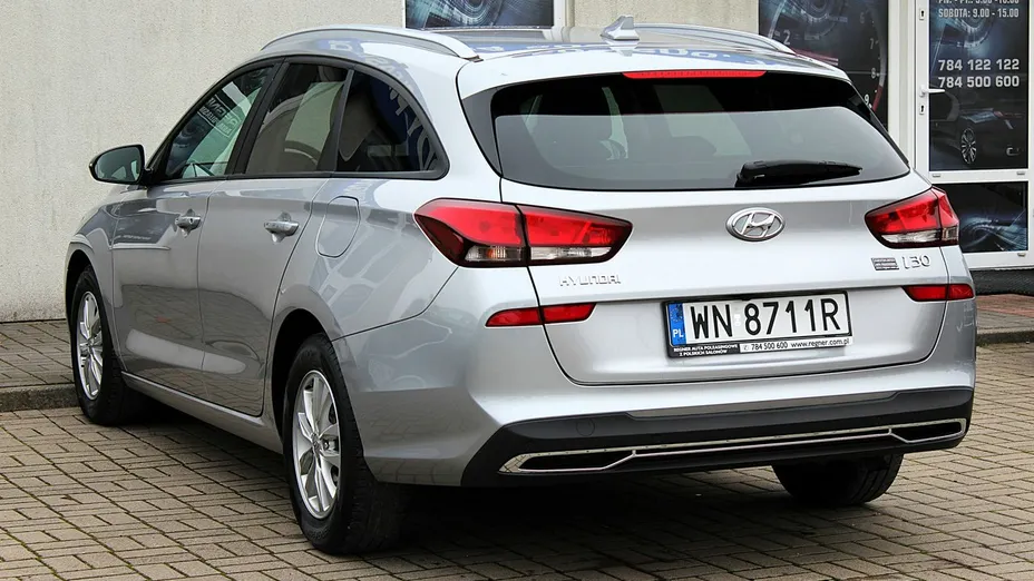 HYUNDAI i30 -