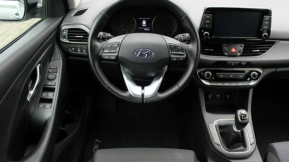 HYUNDAI i30 -