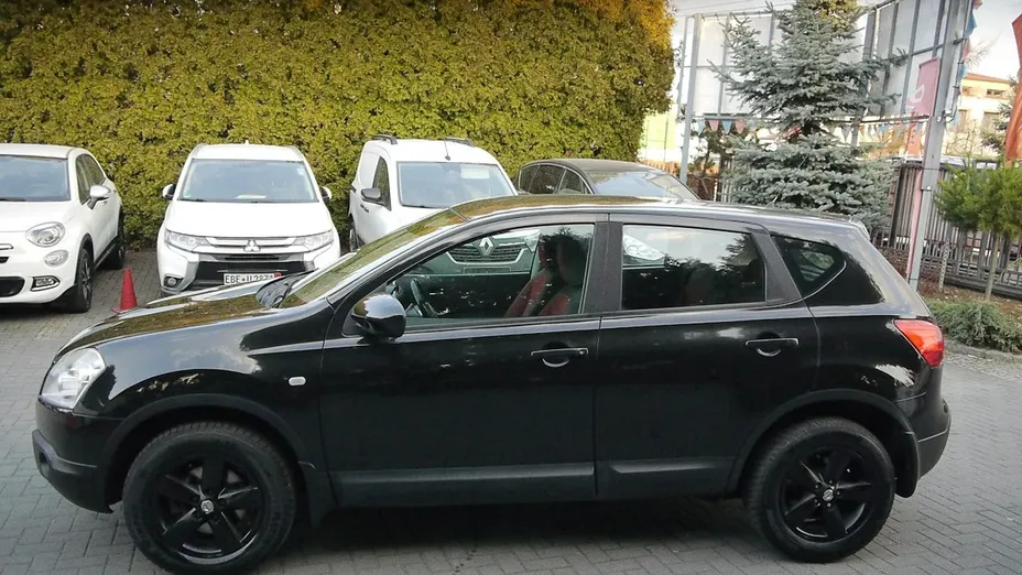 NISSAN Qashqai -