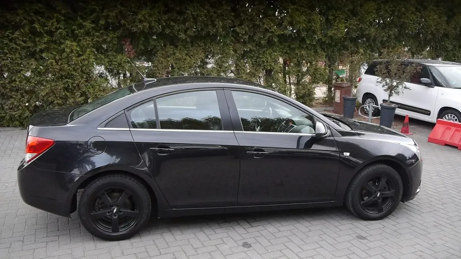CHEVROLET Cruze -