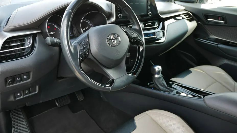 TOYOTA C-HR -