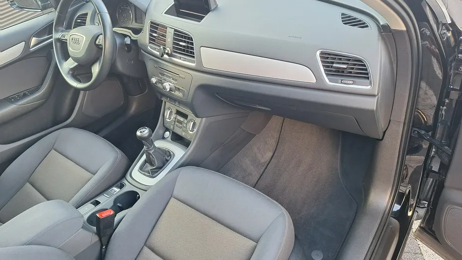 AUDI Q3 -
