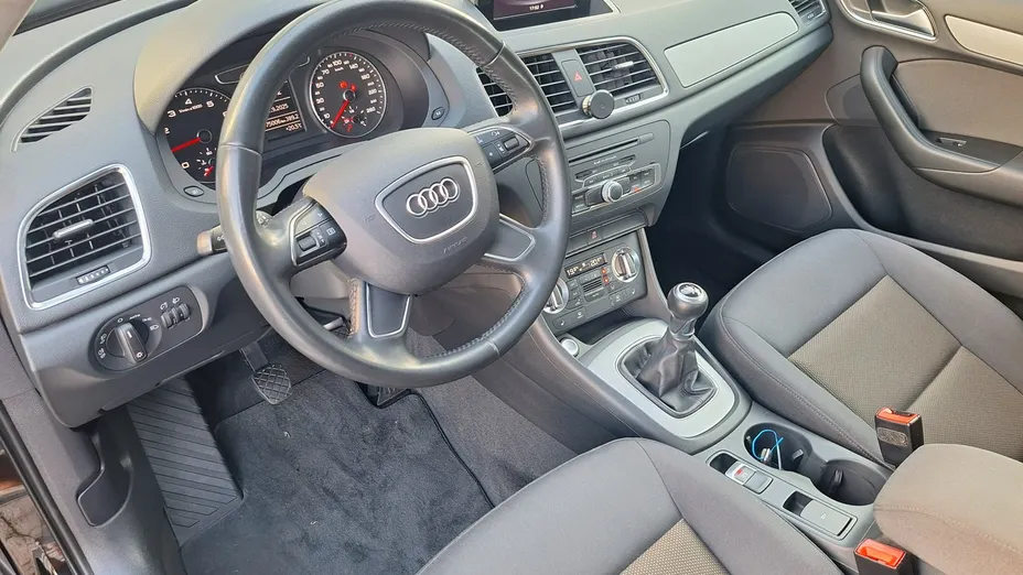 AUDI Q3 -