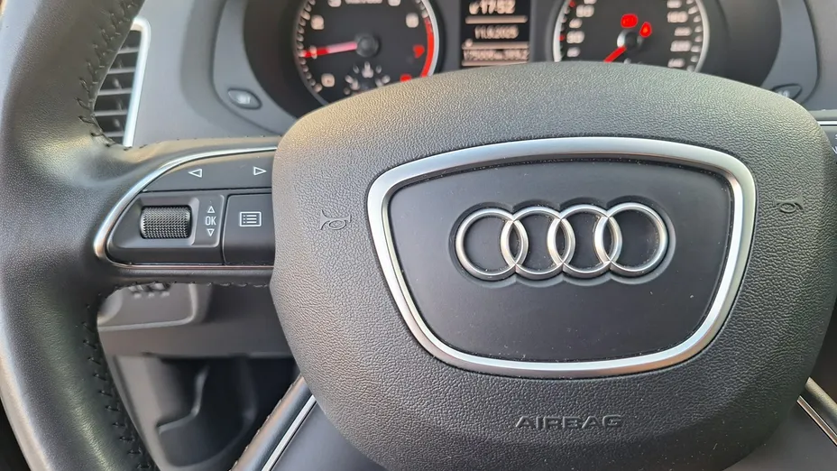 AUDI Q3 -