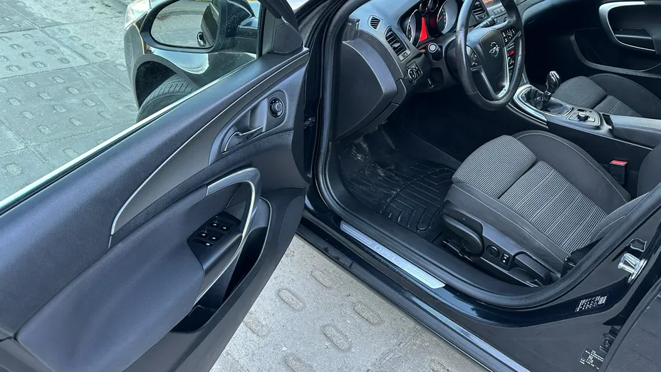OPEL Insignia -