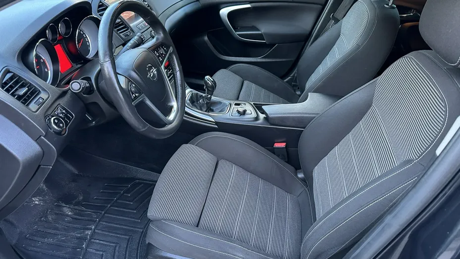 OPEL Insignia -
